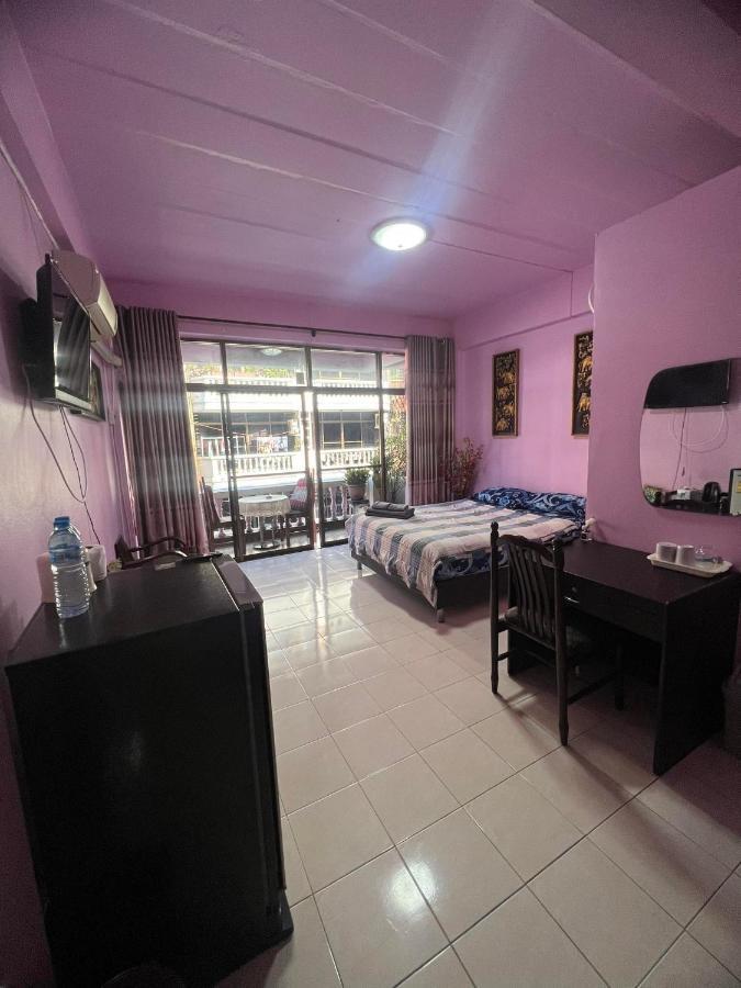 Soetnos Hotel Jomtien Beach Exterior photo